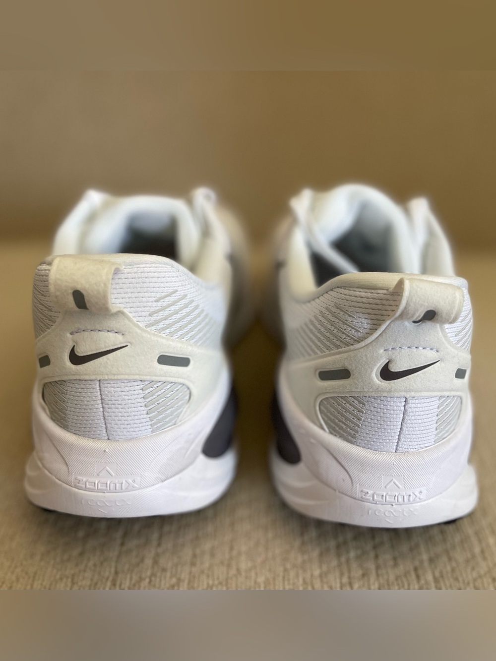 Size 11 - Nike Vomero 18 TB White Gunsmoke Running Shoes IB4033-109 Men’s NEW - Picture 6 of 10